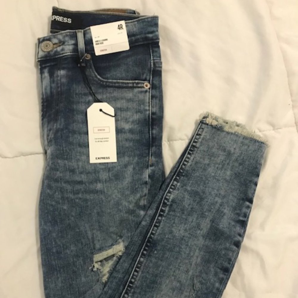 Express NWT high rise ankle legging